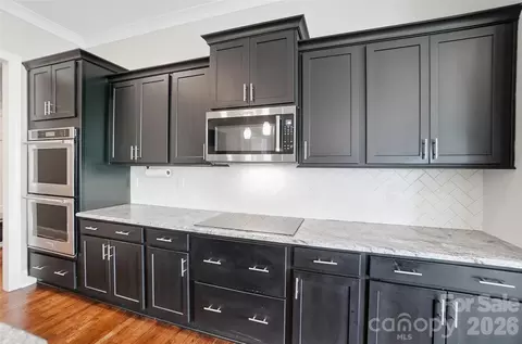 Kitchen - 328 Calming Way, Tega Cay, SC 29708 photo 5 of 5