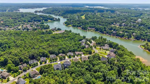 View/Area - 328 Calming Way, Tega Cay, SC 29708 photo 2 of 3