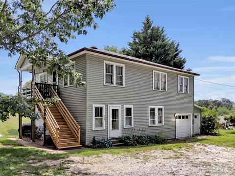1114 Old Clyde Rd, Clyde, NC 28721