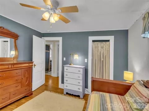 Bedroom - 1114 Old Clyde Rd, Clyde, NC 28721 photo 4 of 8