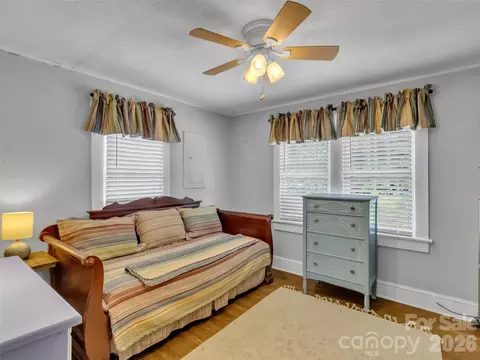 Bedroom - 1114 Old Clyde Rd, Clyde, NC 28721 photo 3 of 8