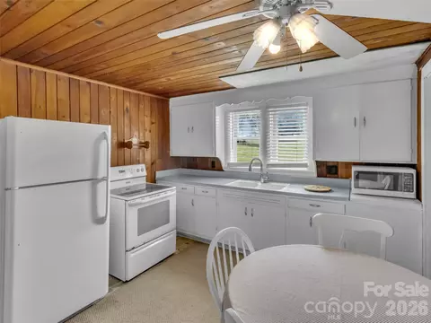 Kitchen - 1114 Old Clyde Rd, Clyde, NC 28721 photo 2 of 2