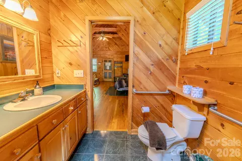 Bath - 49 Creekside Loop, Spruce Pine, NC 28777 photo 4 of 5