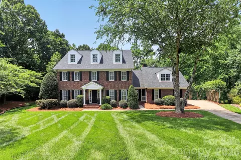 300 Quill Ln, Matthews, NC 28105