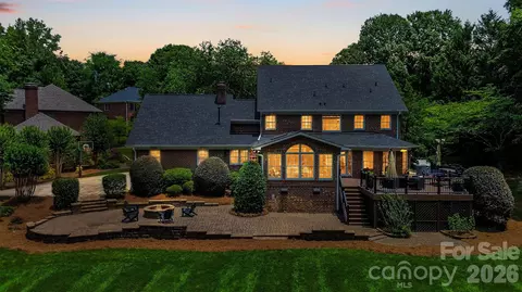 300 Quill Ln, Matthews, NC 28105