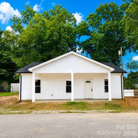 302 White St, Cherryville, NC 28021