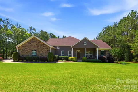 2006 Eagle Point Est, Lancaster, SC 29720