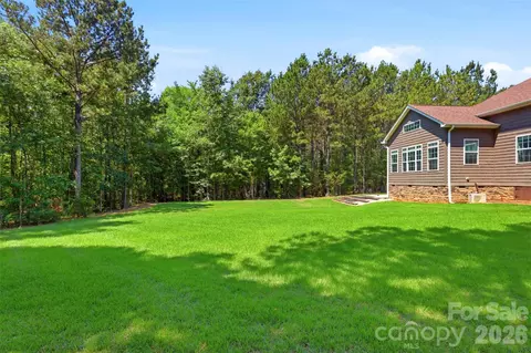 Exterior - 2006 Eagle Point Est, Lancaster, SC 29720 photo 5 of 6