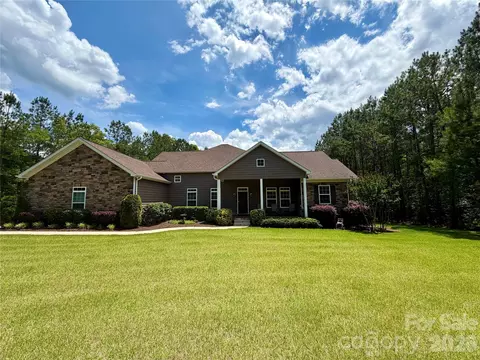 2006 Eagle Point Est, Lancaster, SC 29720