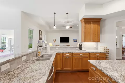 Kitchen - 2006 Eagle Point Est, Lancaster, SC 29720 photo 2 of 3