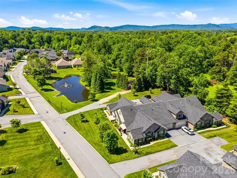 426 Summerfield Pl, Flat Rock, NC 28731