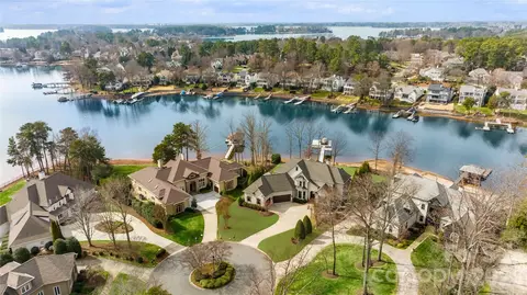 18407 Peninsula Cove Ln, Cornelius, NC 28031
