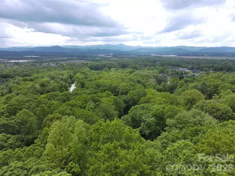 000 Northview 13 Dr #13, Hendersonville, NC 28791