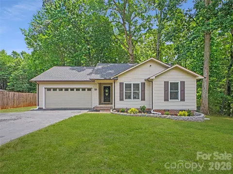 7382 Summit Dr, Denver, NC 28037
