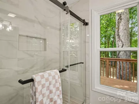 Bath - 7382 Summit Dr, Denver, NC 28037 photo 2 of 3
