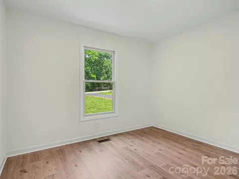 Bedroom - 7382 Summit Dr, Denver, NC 28037 photo 5 of 6