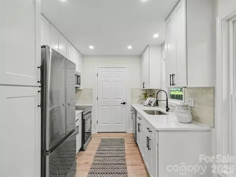 Kitchen - 7382 Summit Dr, Denver, NC 28037 photo 1 of 2