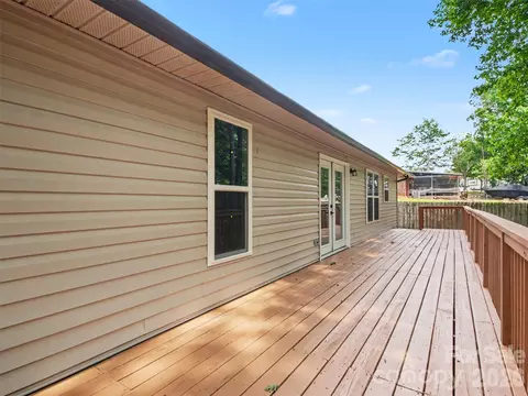 Exterior - 7382 Summit Dr, Denver, NC 28037 photo 2 of 5