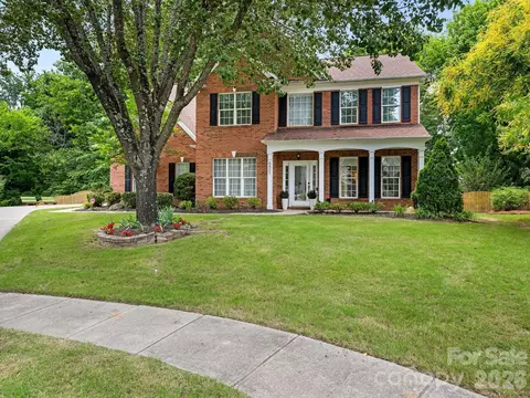 6807 Guinevere Dr, Charlotte, NC 28277