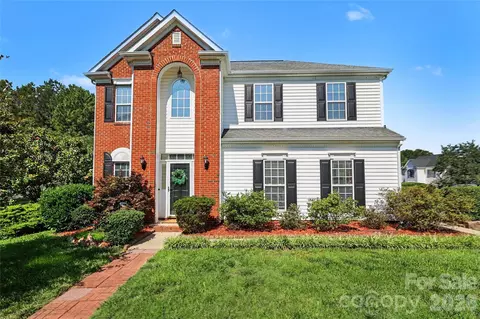 14802 Bergerac Ct, Pineville, NC 28134