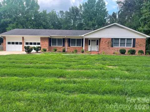 8806 Crestwood Dr, Mount Pleasant, NC 28124