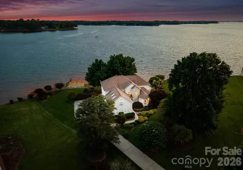 217 Westpaces Rd, Mooresville, NC 28117