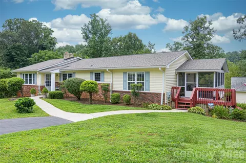 352 Cedar Ln, Arden, NC 28704