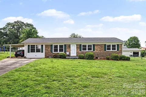 5111 Hawthorne Ln, Shelby, NC 28152