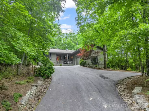 558 Middle Connestee Trl, Brevard, NC 28712