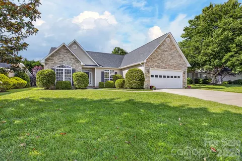 268 Farm Valley Rd, Fletcher, NC 28732