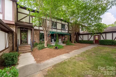 7226 Quail Meadow Ln, Charlotte, NC 28210