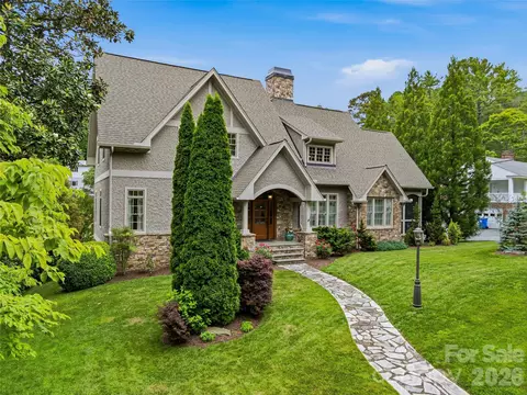 76 Edgelawn Rd, Asheville, NC 28804