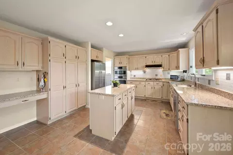 Kitchen - 129 Forest View Dr, Flat Rock, NC 28731 photo 2 of 6