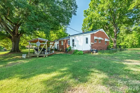 Exterior - 655 Edmiston Rd, Mount Ulla, NC 28125 photo 3 of 5