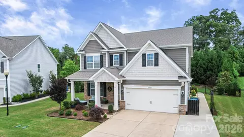5021 Shadowbrook Rd, Waxhaw, NC 28173