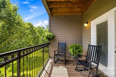 142 Brickton Village 202 Cir #202, Fletcher, NC 28732