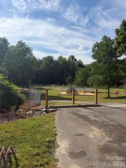 171 Ridley St, Marion, NC 28752