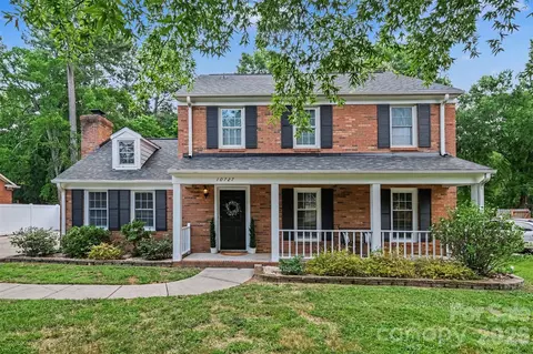 10727 Colony Woods Dr, Charlotte, NC 28277