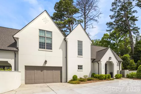 1355 S Kings Dr, Charlotte, NC 28207