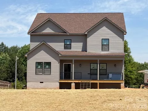 135 Elmwood Rd, Statesville, NC 28625