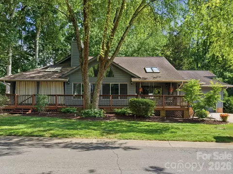 4720 Grey Moss Dr, Lake Wylie, SC 29710