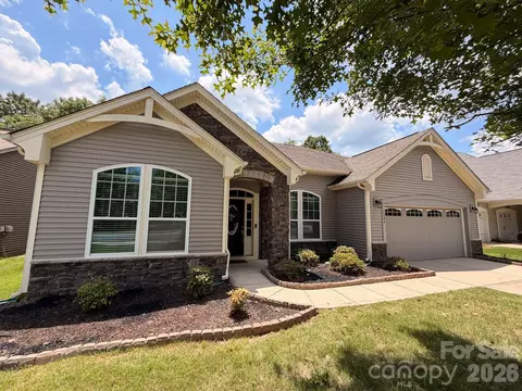 1284 Kings Grove Dr, York, SC 29745