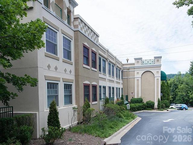 37 Hiawassee W103 St #W103, Asheville, NC 28801