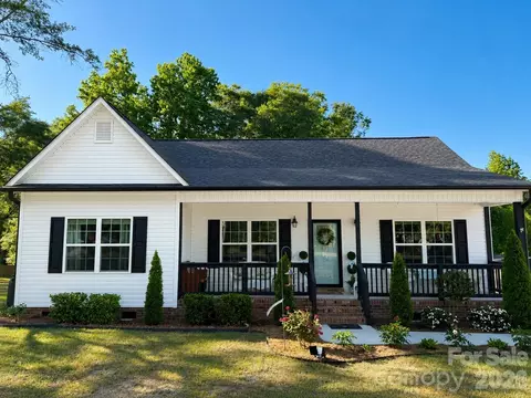 309 E Godfrey St, Pageland, SC 29728