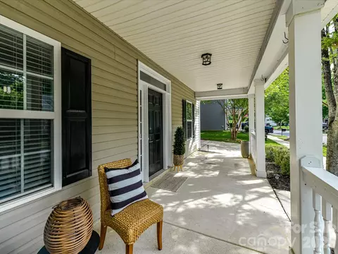 Exterior - 10507 Glenmeade Rd, Cornelius, NC 28031 photo 2 of 7