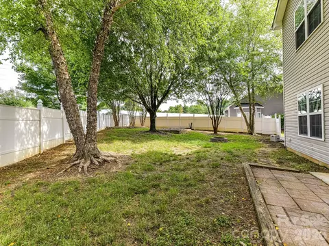 Exterior - 10507 Glenmeade Rd, Cornelius, NC 28031 photo 4 of 7