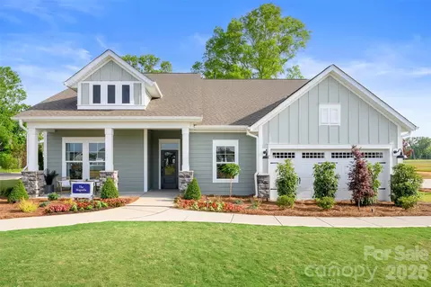 3244 Gavin Ln, Harrisburg, NC 28075