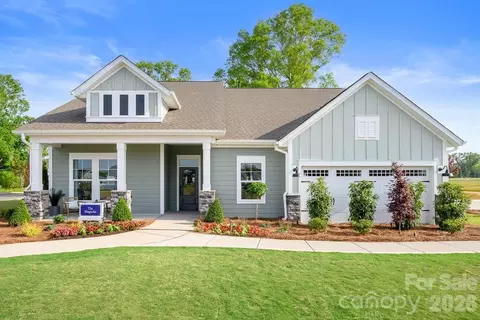3244 Gavin Ln, Harrisburg, NC 28075