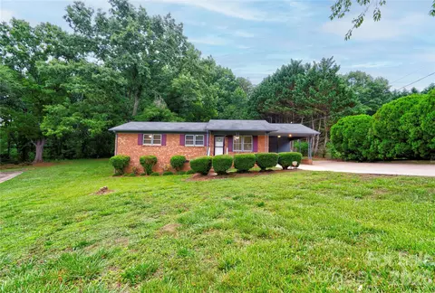 1323 N Lakewood Dr, Shelby, NC 28150