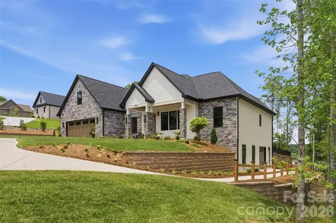 5764 Lake Pointe Dr, Granite Falls, NC 28630